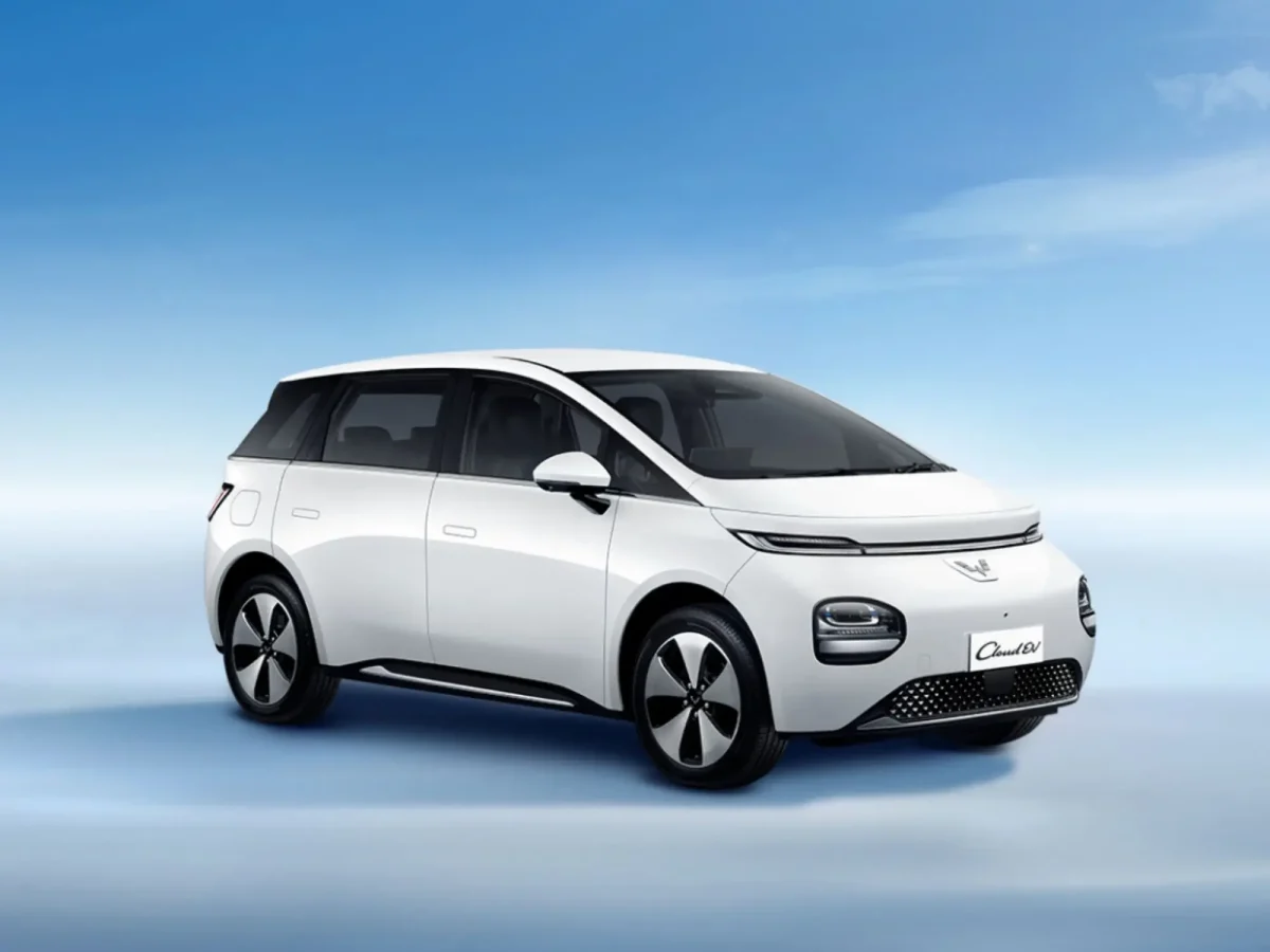 Wuling Cloud EV: Mobil Listrik Pintar dengan Interior Lebih Nyaman dari Ruang Tamu